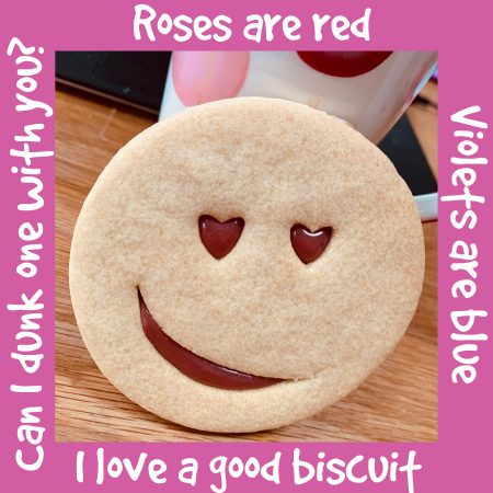 VALENTINE’S DAY GIFT: HAPPY HEART FACE BISCUIT (SINGLE)